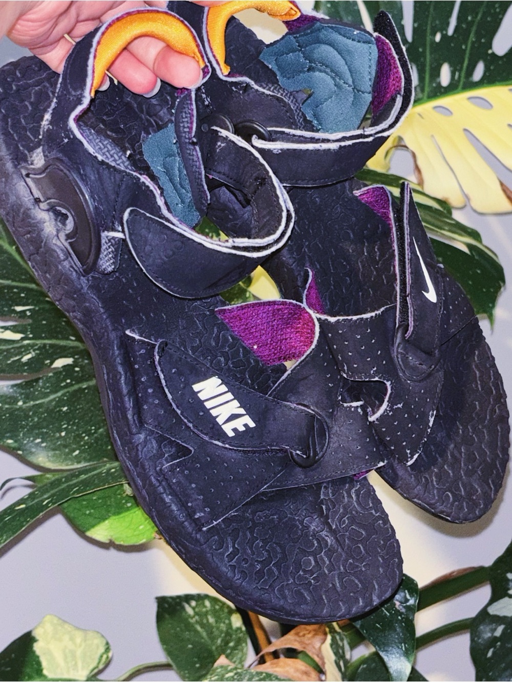 Nike Air Deschutz Men’s Size 12 Black Purple Adjustable Outdoor Sport Sandals